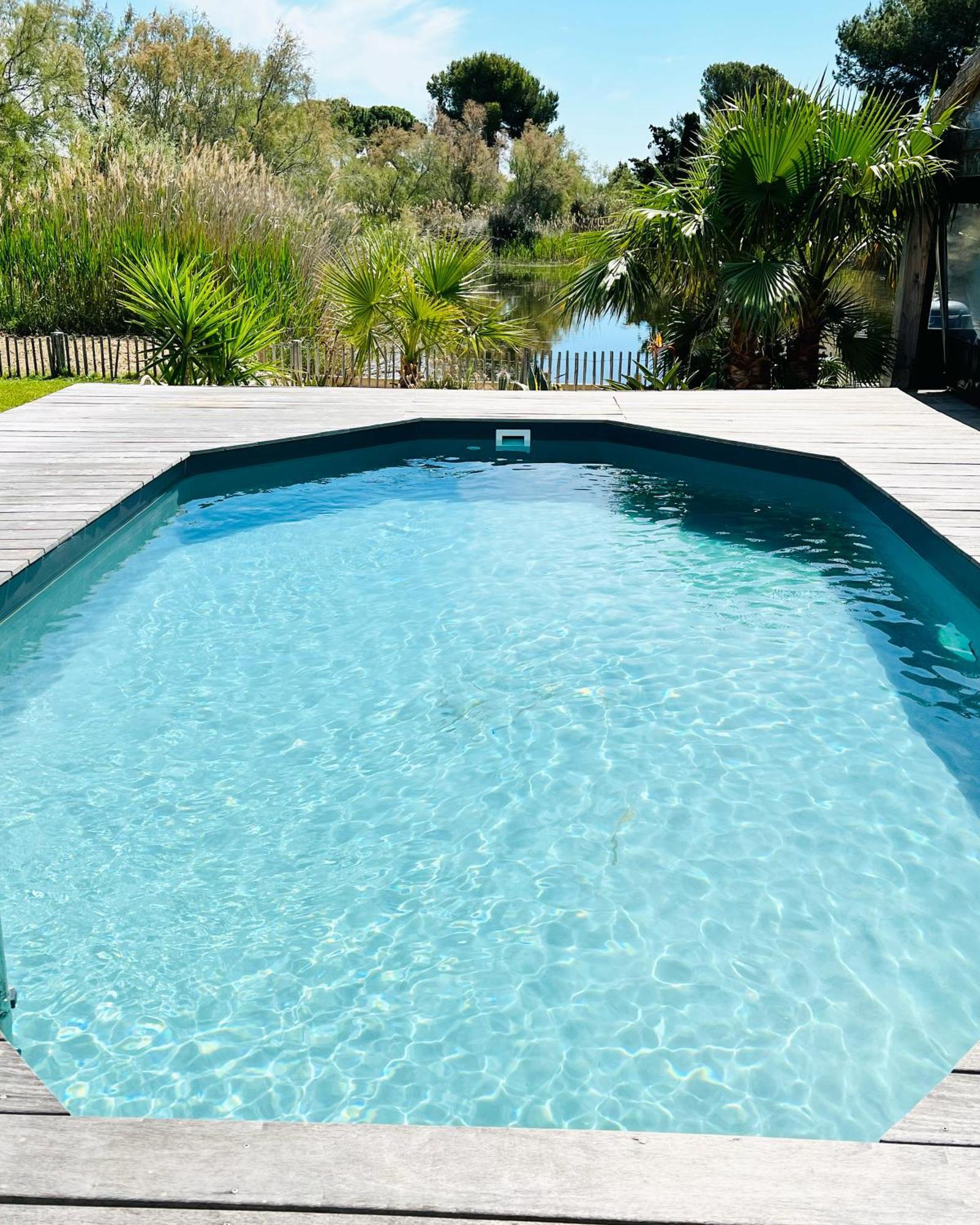Cabane Le Flamant Avec Jardin, Piscine Et Parking Saintes-Maries-de-la-Mer Exterior photo